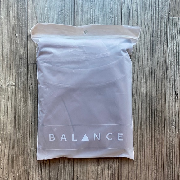 ❌SOLD❌ BALANCE ATHLETICA OUTLANDER CREW - Picture 5 of 6